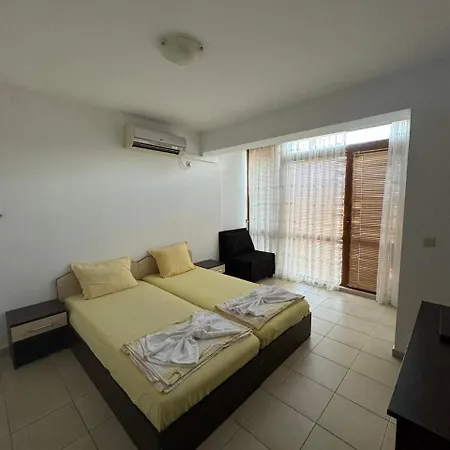 деневи Gasthuis Primorsko